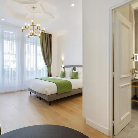 Vestay Montaigne Hotel Paris