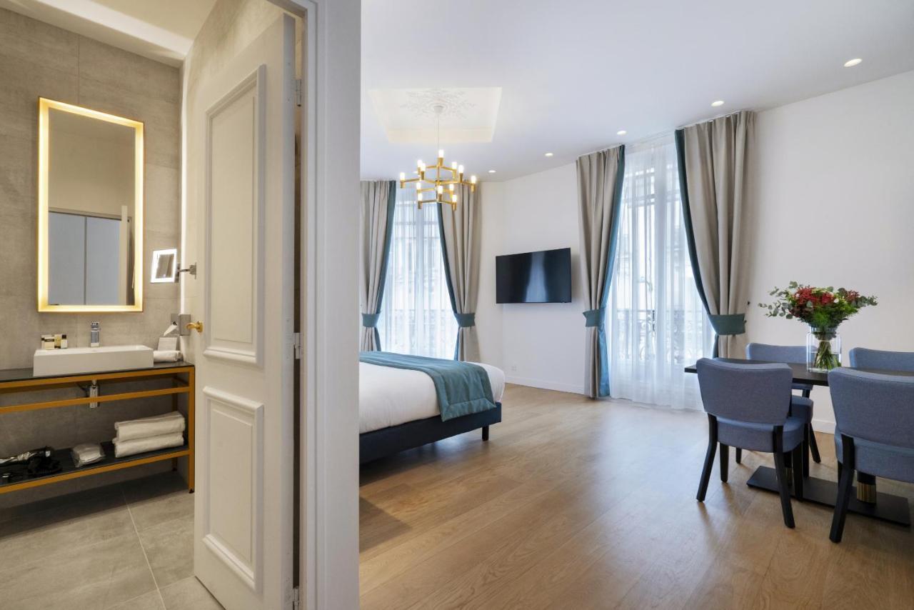 Vestay Montaigne Paris