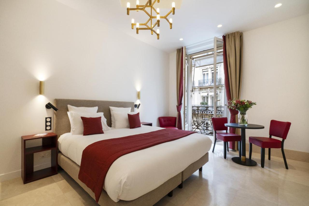 Vestay Montaigne Paris