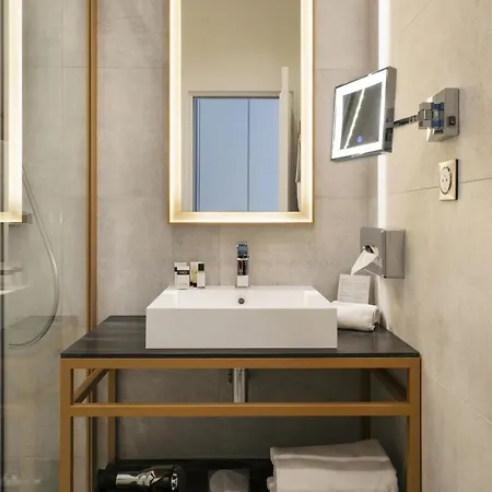 Vestay Montaigne Hotel