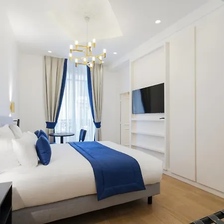 Vestay Montaigne * Parigi