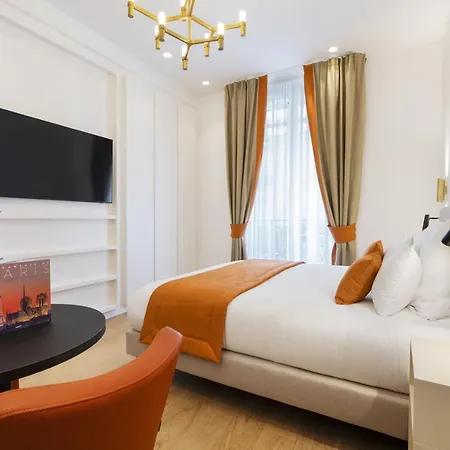 Vestay Montaigne * Parigi